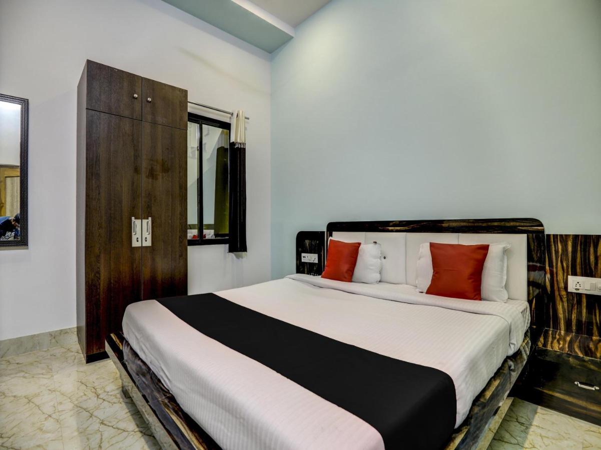 Capital O 72337 Hotel Konkan Tadka Мумбай Екстериор снимка